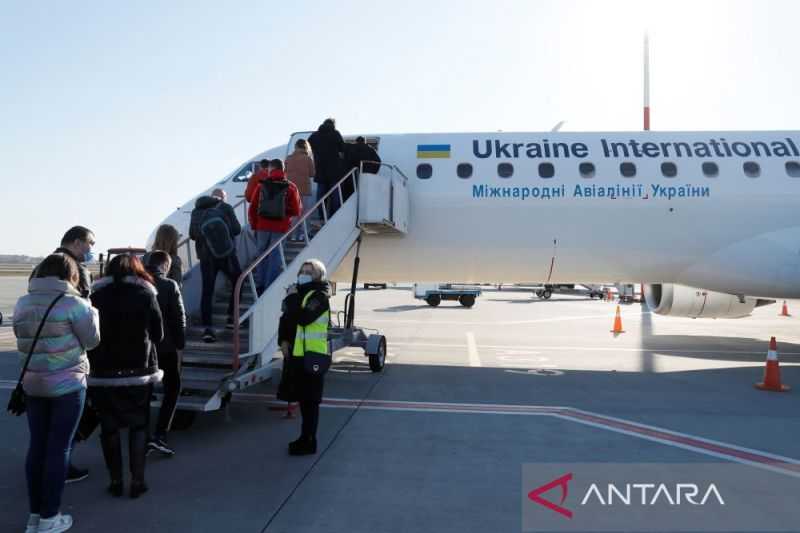 Berisiko Tinggi Terjadi Serangan, Ukraina Tutup Wilayah Udaranya untuk Penerbangan Sipil