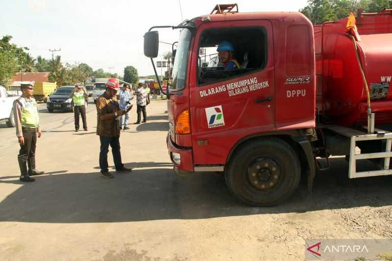 Berita Duka, Truk Terbalik Dekat Gerbang Tol Balsam Tewaskan Satu Penumpang