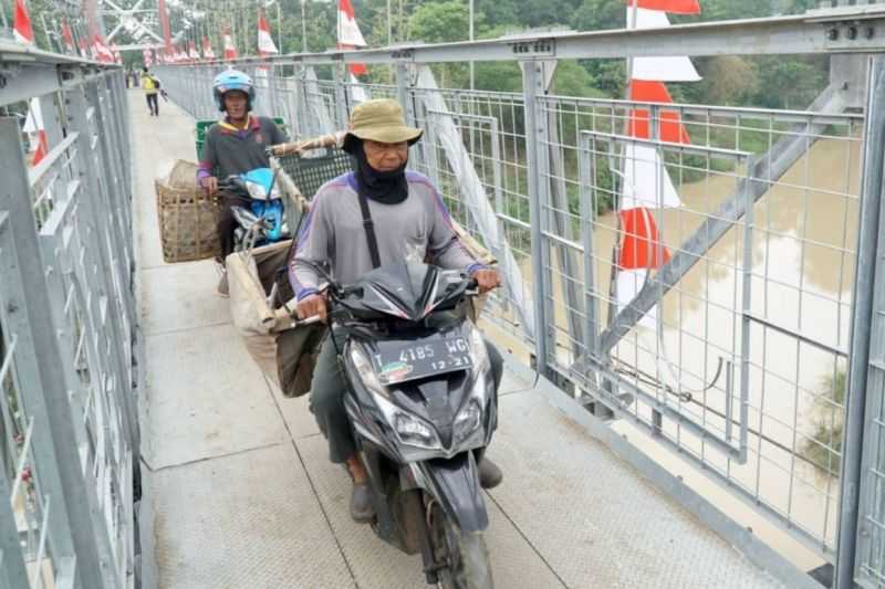 Berita Gembira, Menteri PUPR: Jembatan Gantung Baleraja Bantu Transportasi Warga