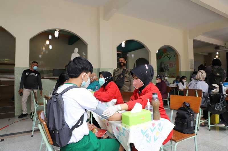Berita Gembira, Vaksinasi di Kota Surabaya Ditargetkan Tercapai 100 Persen Pekan Depan
