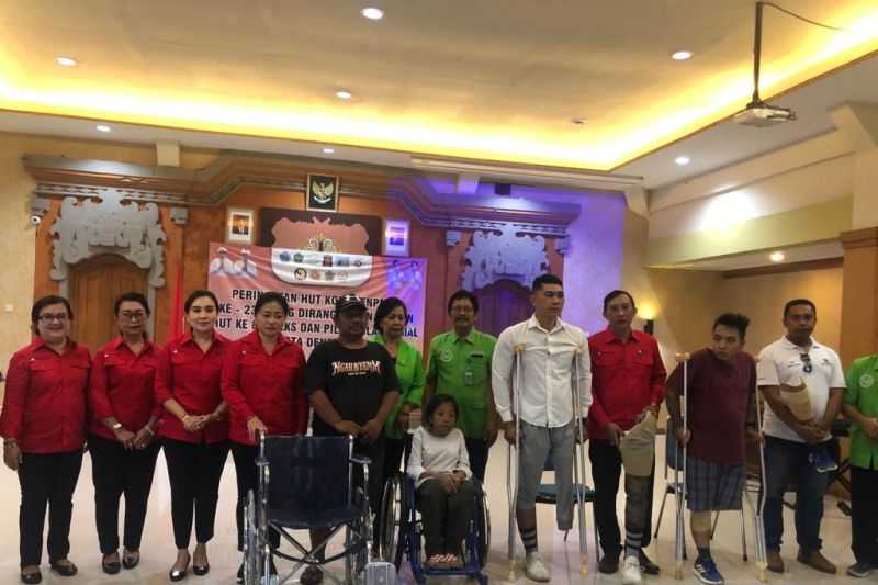 Berita Gembira yang Sudah Lama Ditunggu, Disabilitas di Denpasar Dapat Alat Bantu dan Sembako
