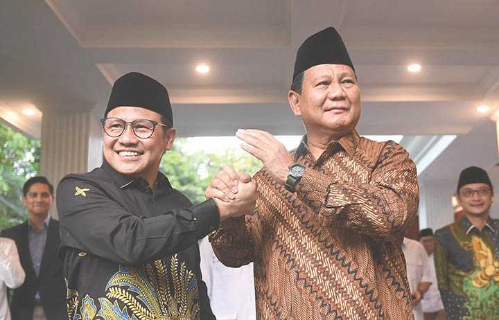 Berjabat Tangan Prabowo-Muhaimin