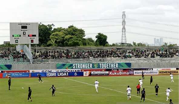 Berkat Gol Bunuh Diri, PSM Makassar Taklukkan Persebaya kalah 1-0