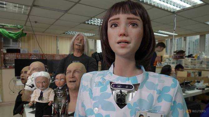 Berkenalan dengan Grace, Robot Cantik yang Membantu Staf Kesehatan