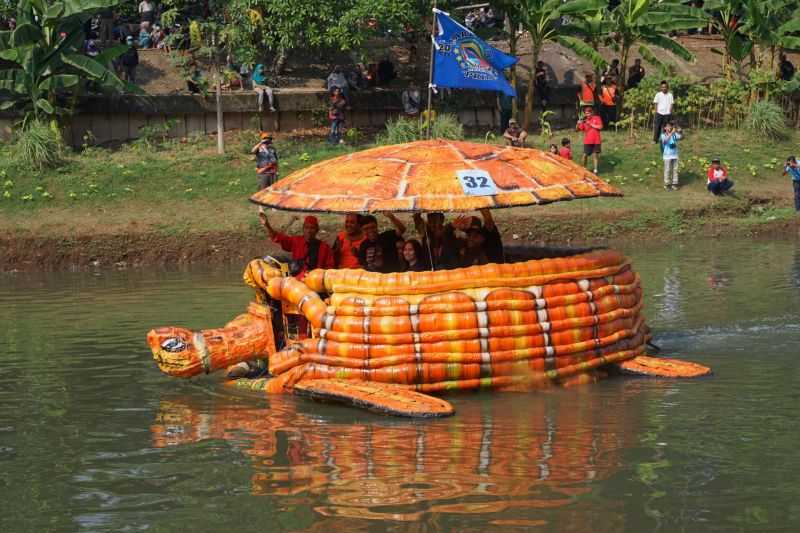 Berlabuhnya 'Kura-kura' dari Sampah Botol Plastik