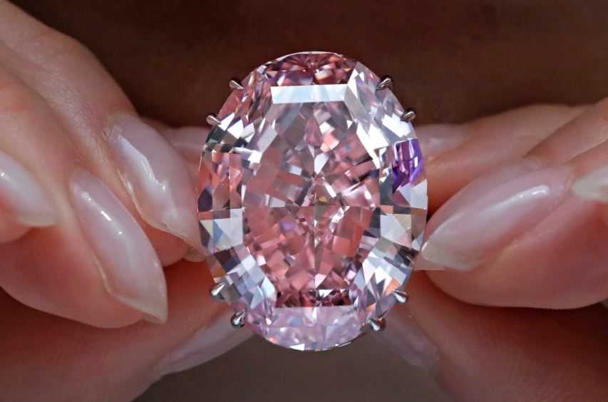 Berlian ‘Pink’ Paling Langka Dilelang di Hong Kong, Diperkirakan Laku USD21 Juta