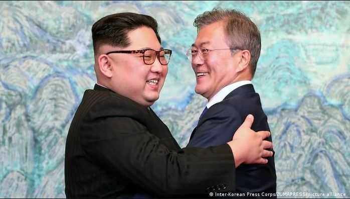 Bertukar Surat Persahabatan, Kim Jong Un Apresiasi Upaya Moon Jae-in Perbaiki Hubungan, Pertanda Reunifikasi Korea Akan Terwujud?