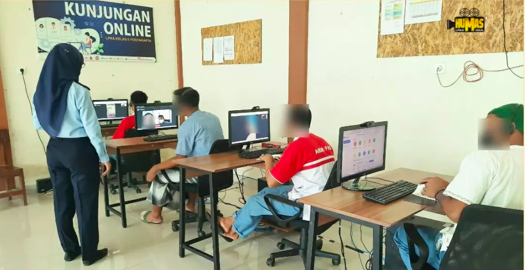 Bikin Trenyuh Puluhan Anak Didik Lapas Kelas II Yogyakarta Ini Hanya Bisa Obati Rindu Keluarga saat Lebaran dengan Video Call