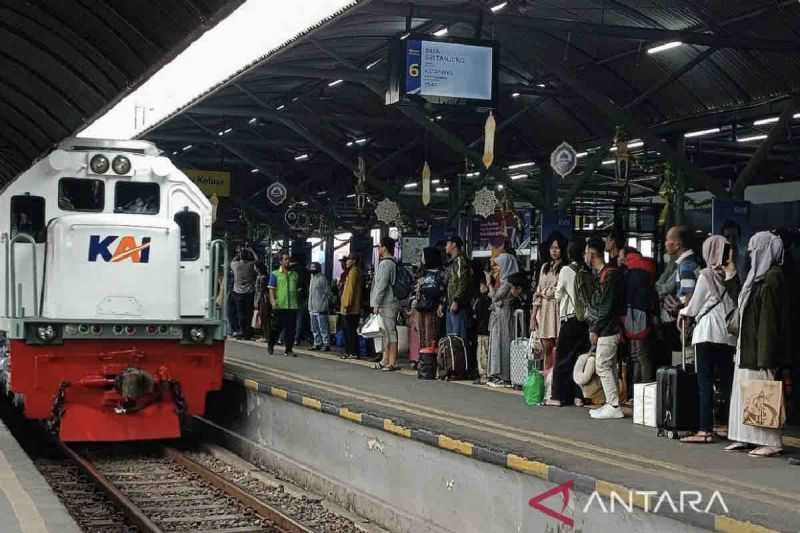 Bisa Naik dari Stasiun Jatinegara, KAI Sesuaikan Operasional untuk Antisipasi Kemacetan akibat Monas Week
