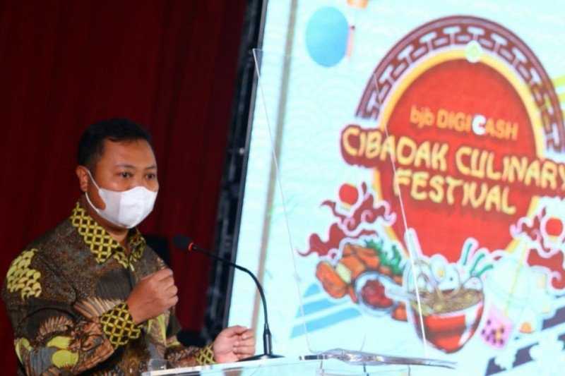 BJB Dorong Merchant di Cibadak Culinary Night Festival Terapkan QRIS