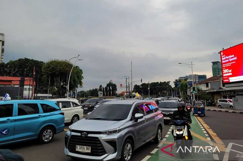 BMKG: Cuaca Akhir Pekan Diprakirakan Berawan dan Hujan di Sejumla Kota