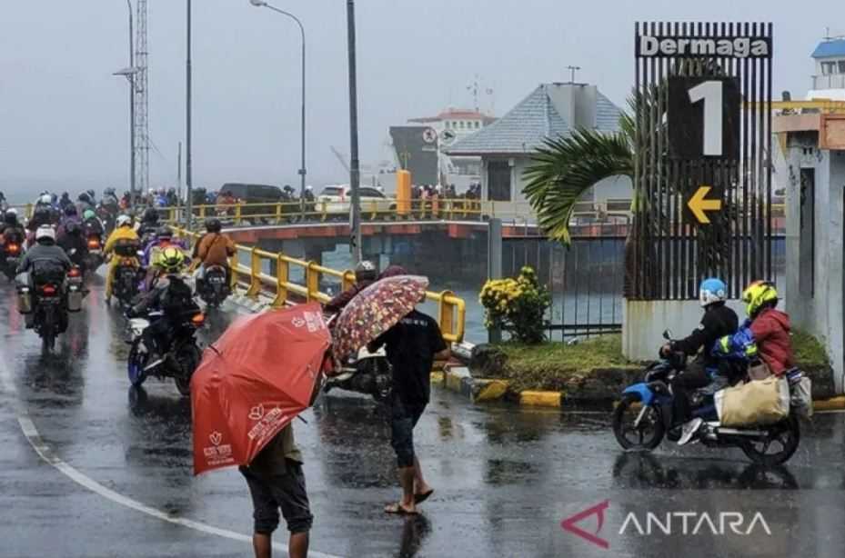 BMKG: Hujan Lebat, Karhutla, hingga Polusi Berpotensi Terjadi di Sejumlah Daerah