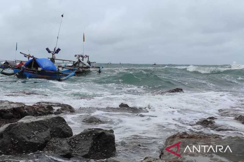 BMKG Ingatkan Gelombang Setinggi 6 Meter Berpeluang Terjadi di Perairan Selatan Jawa