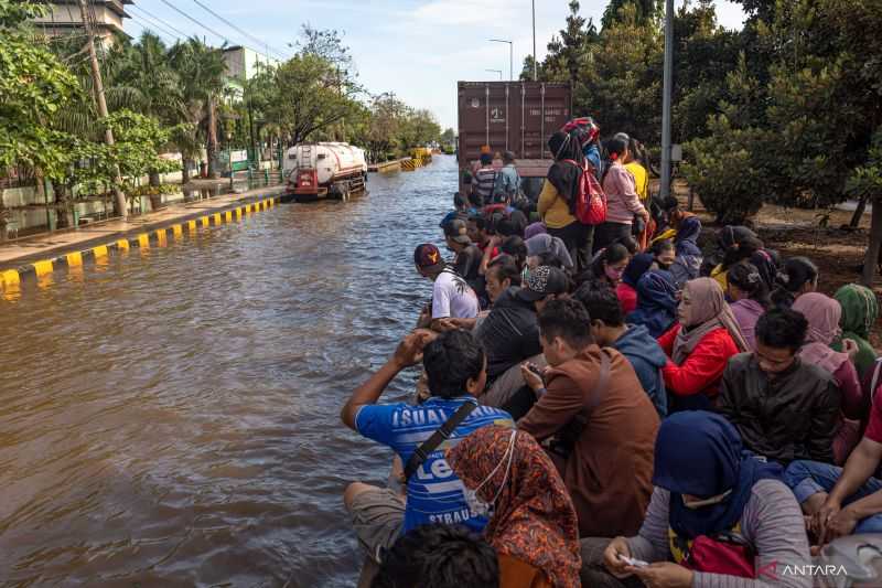 BMKG Ingatkan Warga untuk Waspadai Potensi Banjir Rob