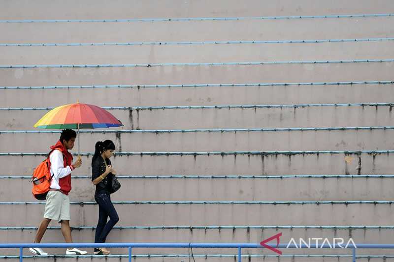 BMKG: Jakarta akan Diguyur Hujan Ringan Siang Ini
