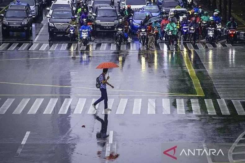 BMKG: Jakarta Akan Dilanda Hujan Minggu Siang