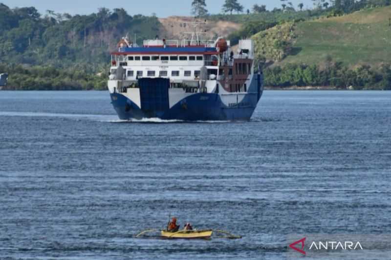 BMKG Peringatkan Pelayaran di Jatim Agar Waspada Gelombang Tinggi hingga 4 Meter