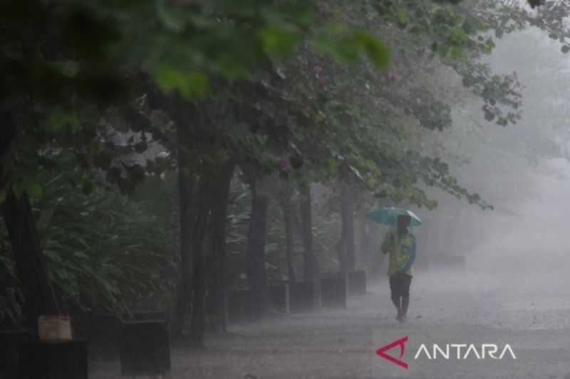 BMKG Prakirakan Seluruh Jakarta Akan Turun Hujan Pada Kamis Siang dan Sore Hari