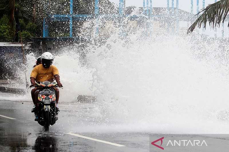 BMKG: Sebagian Kota Besar Berawan. Tapi Ada Juga yang Diguyur Hujan Disertai Petir