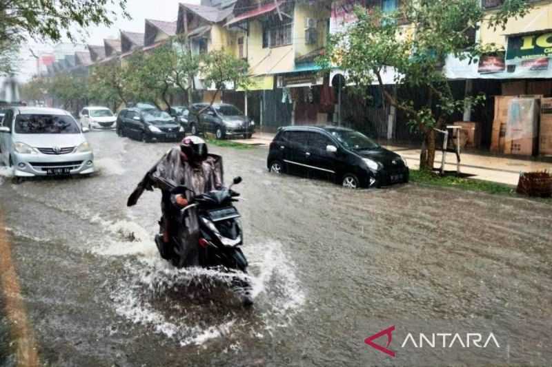 BMKG: Sejumlah Provinsi Berpotensi Diguyur Hujan Sedang-Lebat