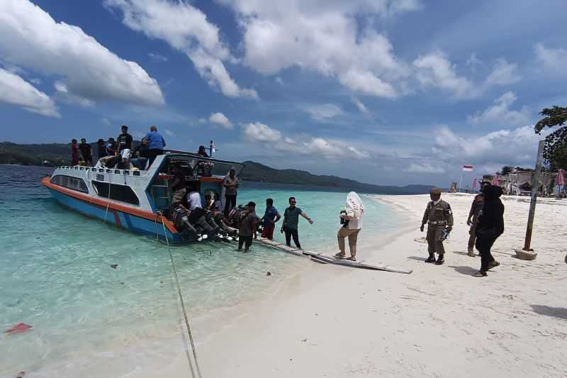 BMKG: Tinggi Gelombang Wilayah Perairan Kepulauan Sulut Capai 2,5 Meter