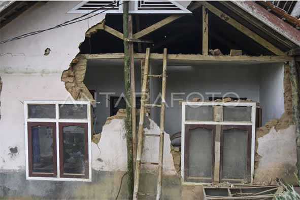BNPB Laporkan 110 Rumah Rusak dan 75 KK Terdampak Akibat Gempa Garut