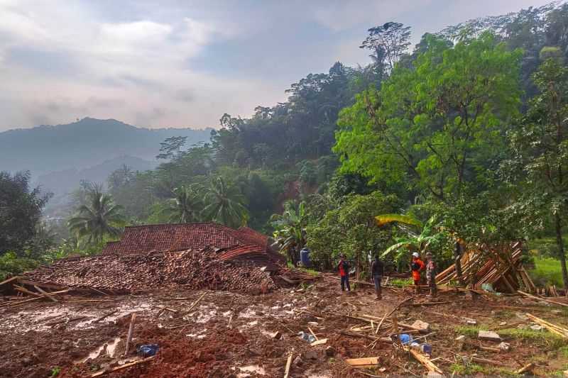 BNPB Laporkan Sembilan Warga Hilang akibat Banjir dan Longsor di Bandung Barat