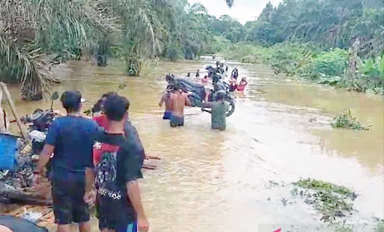 BNPB Minta Warga Kabupaten Landak Kalbar Waspada Banjir Susulan