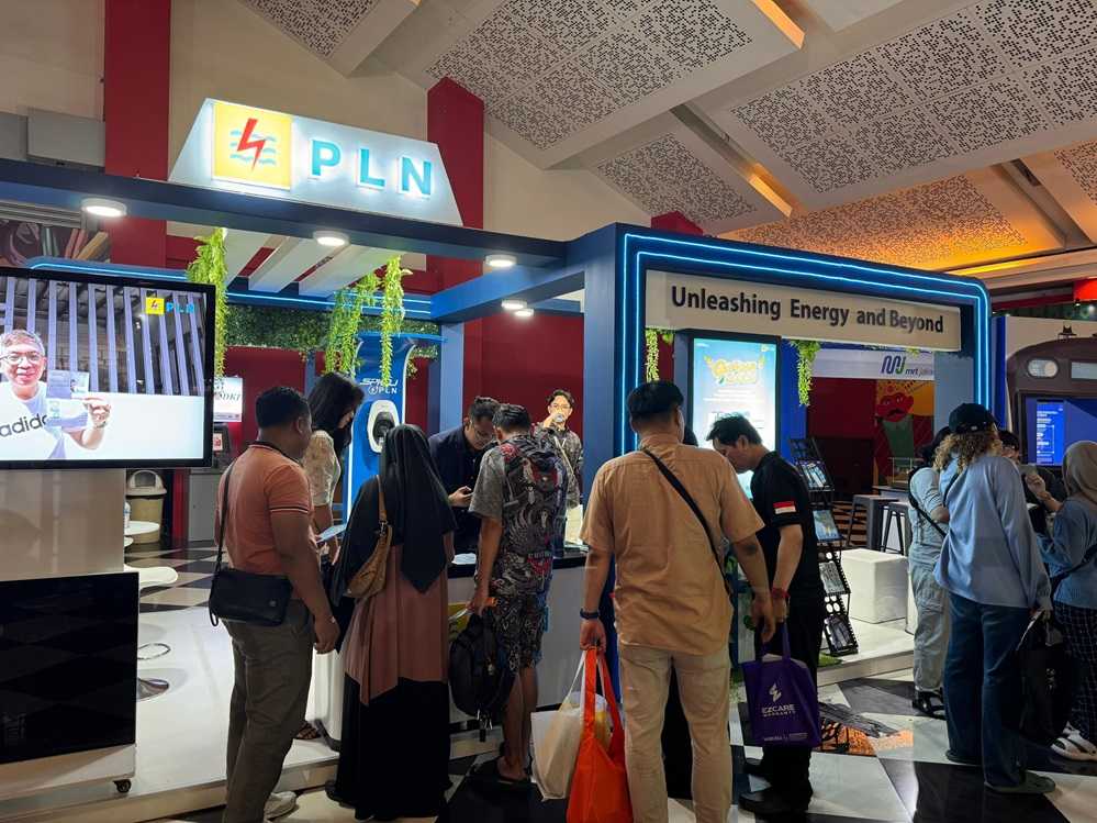 Booth PLN di Jakarta Fair 2024 Diserbu Pengunjung, Beragam Hadiah Menarik Menanti