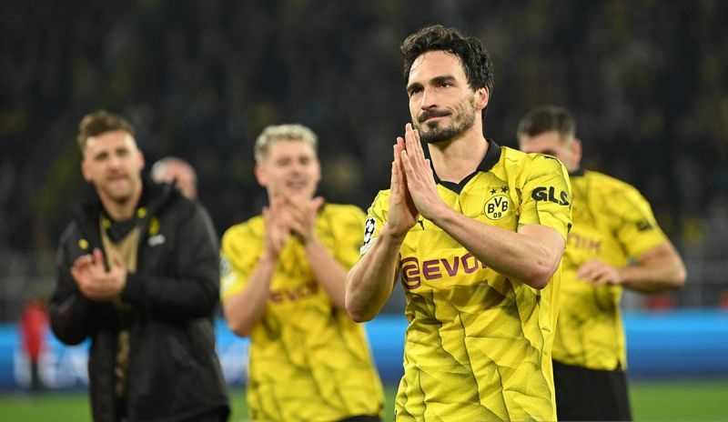Borussia Dortmund Pesta Gol ke Gawang Augsburg