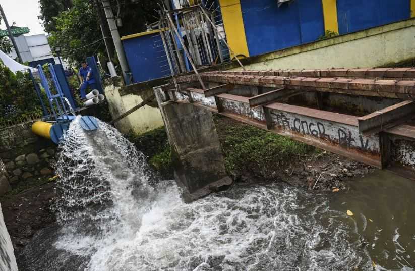 BPBD DKI: Status Tinggi Muka Air di Pos Pantau Pintu Air Pasar Ikan Siaga 3