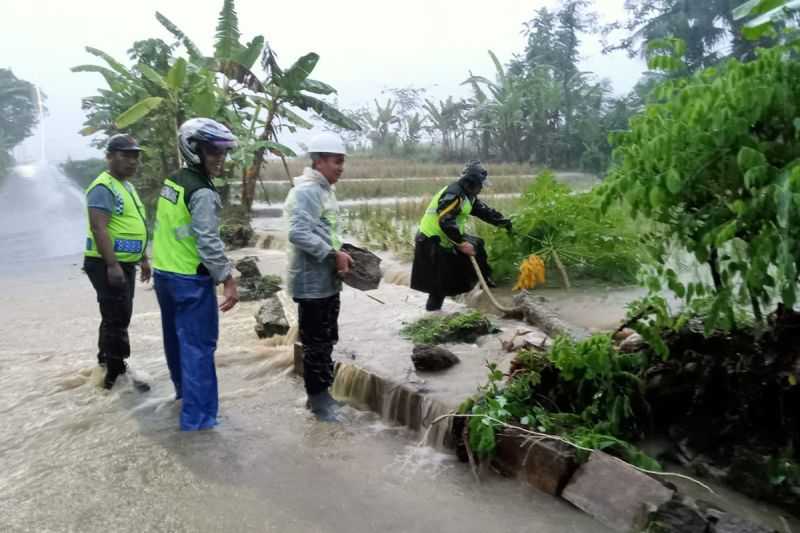 BPBD imbau warga Banyumas mewaspadai potensi bencana hidrometeorologi