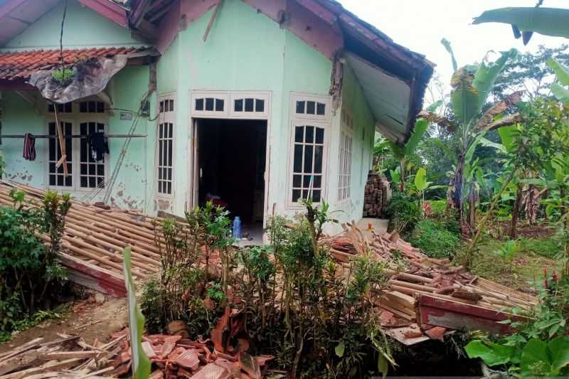 BPBD: Puluhan Unit Bangunan di 12 Kecamatan Rusak Akibat Gempa Sukabumi