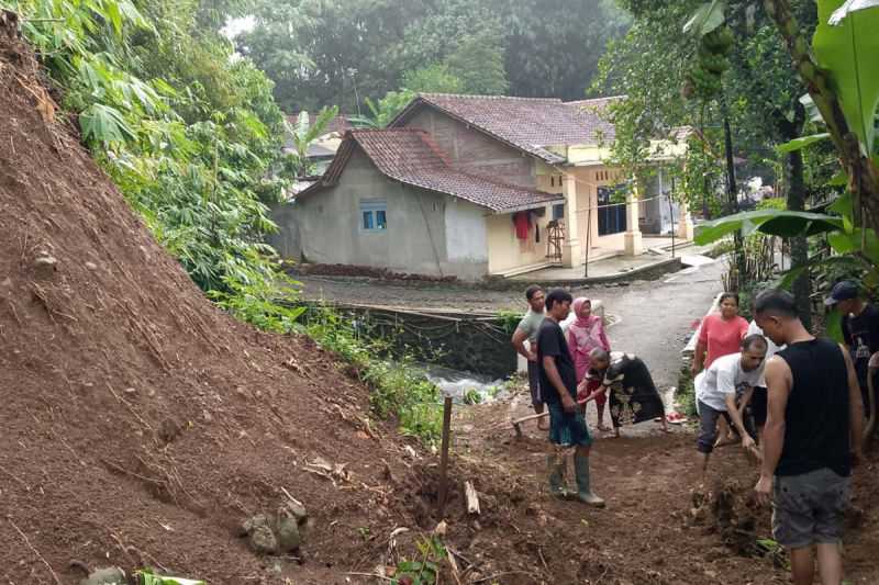 BPBD Tanggulangi Longsor dan Banjir di Sejumlah Wilayah Banyumas