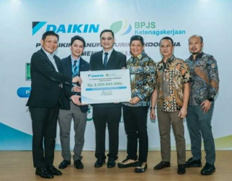 BPJamsostek Apresiasi PT Daikin Airconditioning Indonesia Lindungi 12.401 Pekerja Rentan