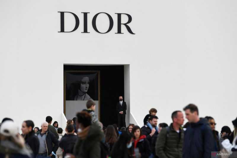 Brand Fesyen Ternama Dior Usung Tema Survival di Pekan Mode Paris