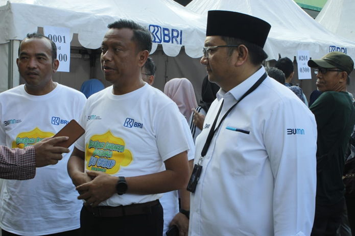 BRI Jakarta 2 Bagikan 1.150 Sembako ke Warga dan PJLP di Kebayoran Baru