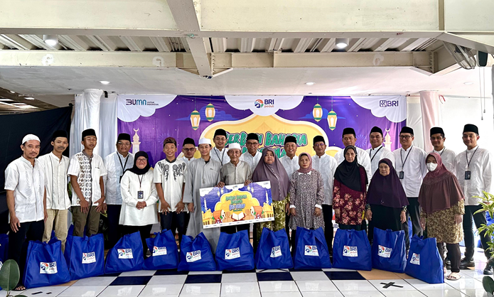 BRI RO Jakarta 2 Berbagi Sembako dan Santuni Anak Yatim di Bulan Ramadhan