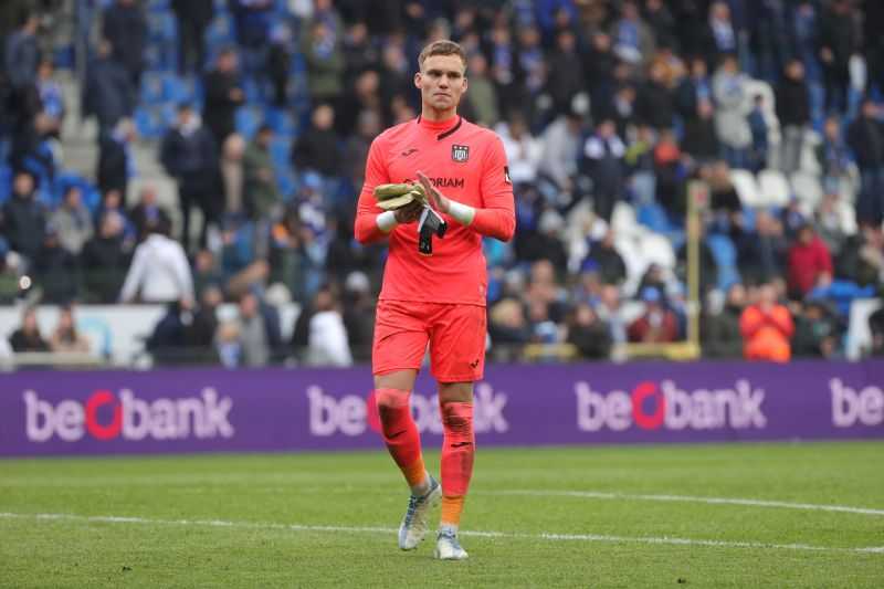 Brighton Datangkan Kiper Asal Belanda Bart Verbruggen