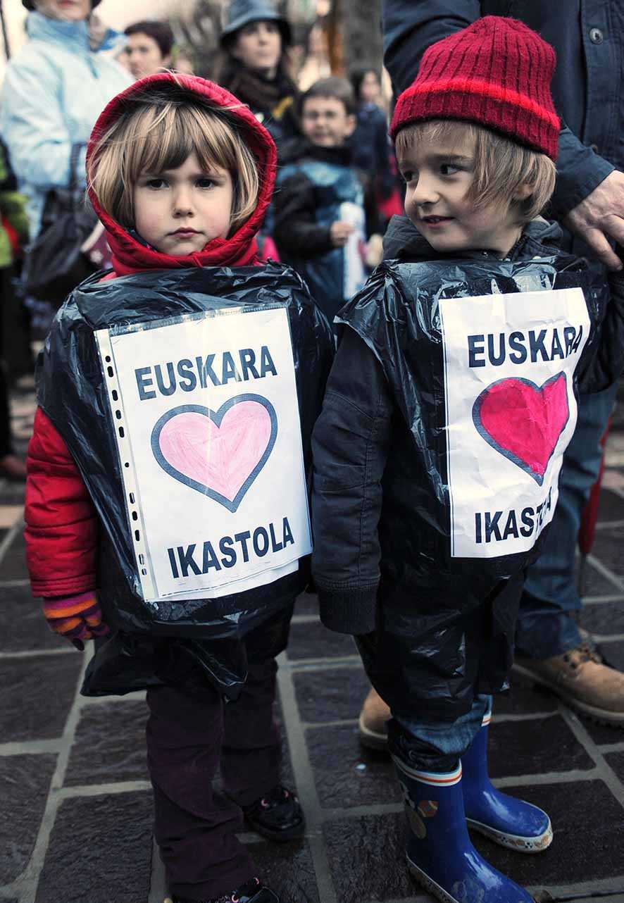 Budaya Basque  yang Terus Tergerus