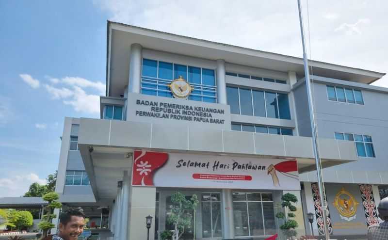 Buntut Kasus Dugaan Suap Pemkab Sorong, KPK Segel Ruangan Kepala BPK Papua Barat di Manokwari