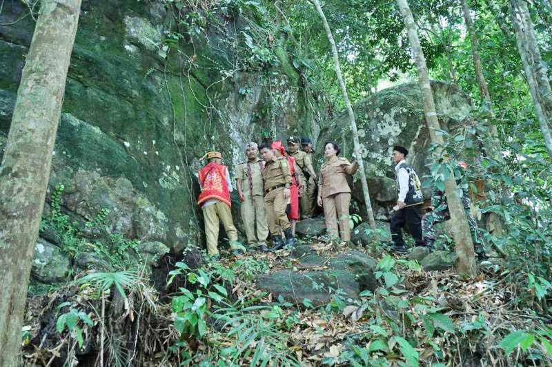 Bupati Sambas Luncurkan Objek Wisata Cagar Budaya Batu Ramin Jadi