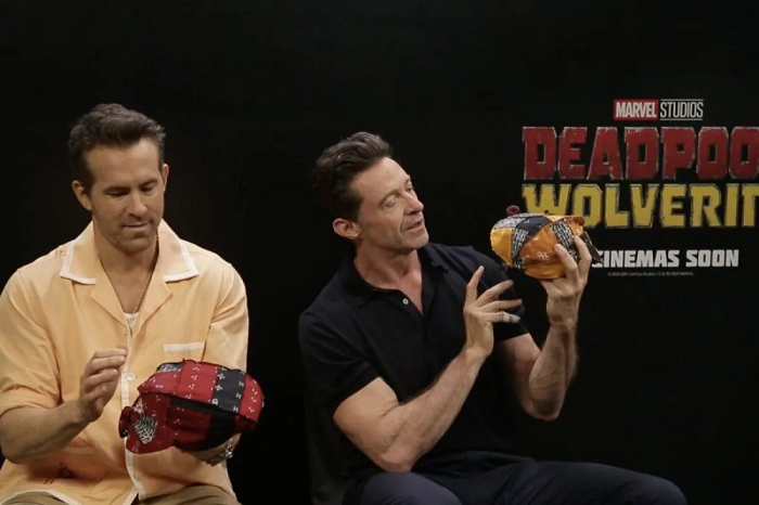 Caitlin Halderman Berikan Blangkon untuk Pemeran 'Deadpool & Wolverine'