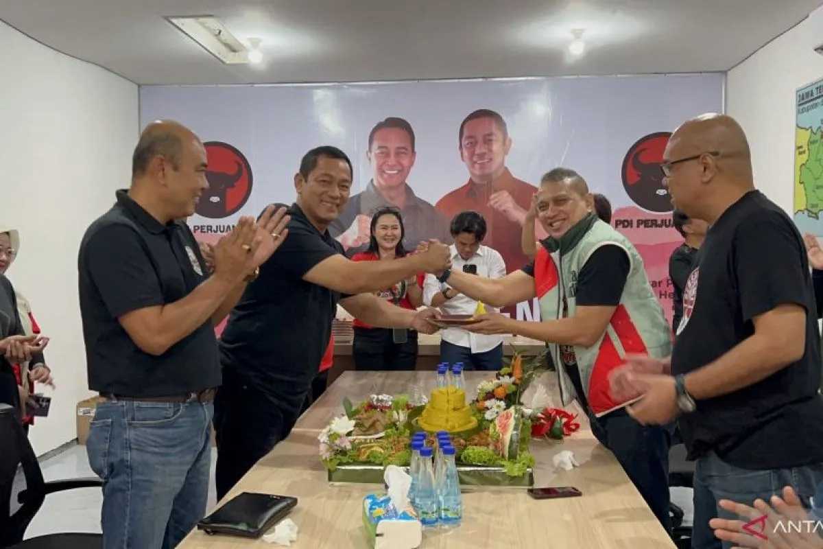 Cawagub Jateng Hendi Resmikan Posko Pemenangan Pilkada 2024