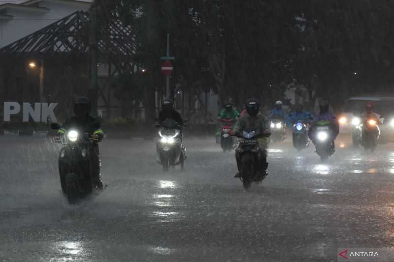Cegah Jatuh Korban, BNPB Antisipasi Dampak Cuaca Ekstrem di Wilayah Jawa Barat