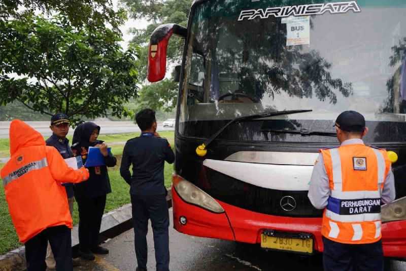 Cegah Kecelakaan, Kemenhub Periksa 984 Bus Pariwisata Selama Libur Panjang Waisak