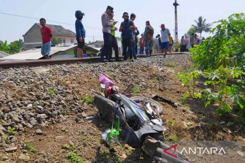 Cegah Kecelakaan, PT KAI Ingatkan Masyarakat Tingkatkan Kewaspadaan Saat Melintas