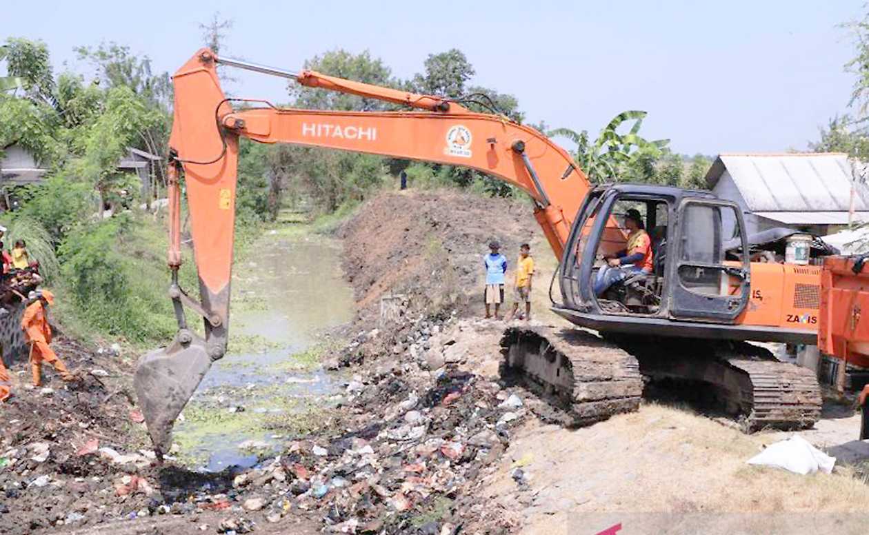 Cegah Kekeringan, Pemkab Bekasi Normalisasi Puluhan Saluran Irigasi