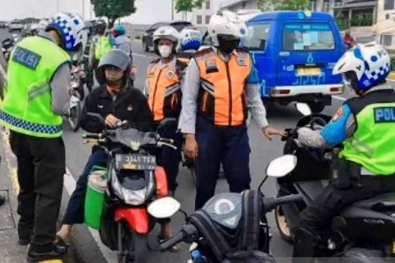 Cegah Kemacetan, Jaksel Tempatkan Petugas di Stasiun Cawang