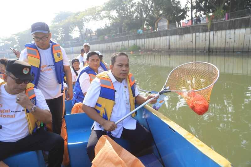 Cegah Pencemaran, DLH Tangerang Pantau Area Sungai Dekat Kawasan Industri